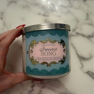 Bath & Body Works Sweetest Song Candle - Blue and Pink